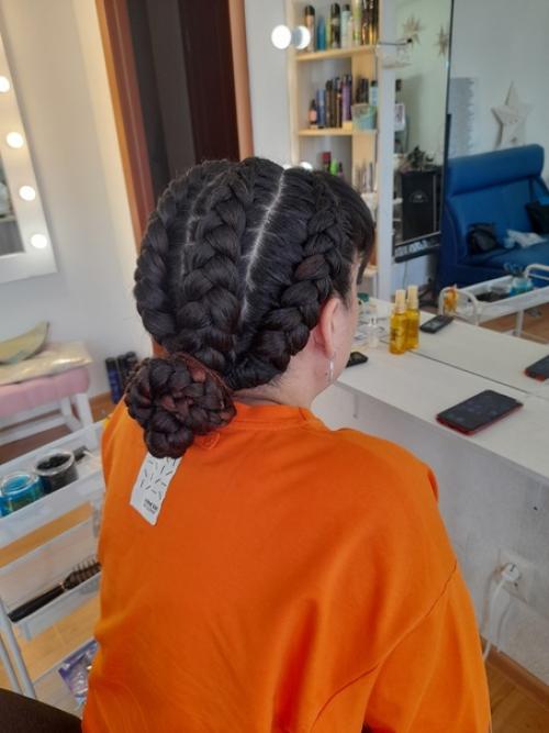 Ну и кто по этим фото скажет, что у Дины карешечка? 01