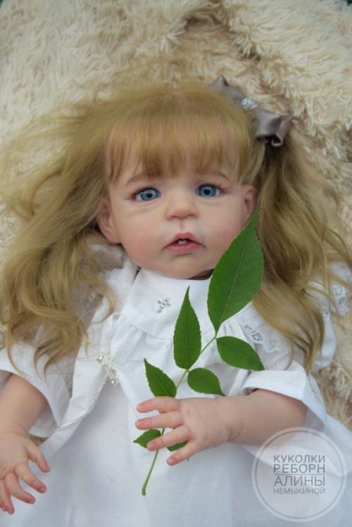 Девочка выполнена из лимитированного молда Сенди от скульптора Джоанны казмирчак. 06