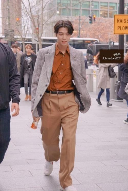 Soompi 10 лучших нарядов Джонни из NCT 127 на сцене и за её пределами, чтобы вдохновить вас на ваш следующий образ. 01 Soompi 10 лучших нарядов Джонни из NCT 127 на сцене и за её пределами, чтобы вдохновить вас на ваш следующий образ. 01