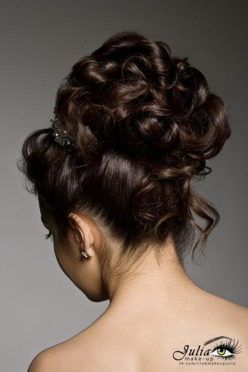 Для отработки причесок в школу причесок постоянно нужны модели. 05