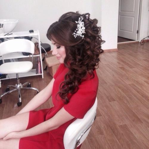 Для отработки причесок в школу причесок постоянно нужны модели. 04