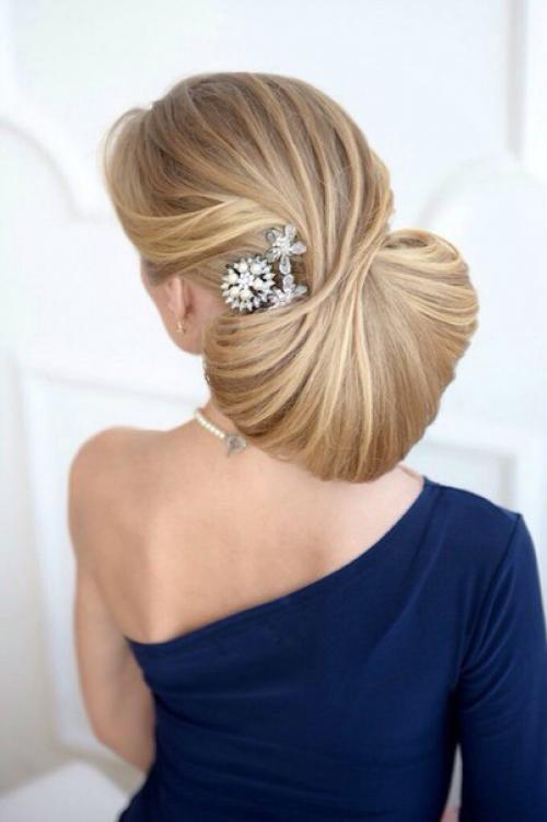 Для отработки причесок в школу причесок постоянно нужны модели. 03