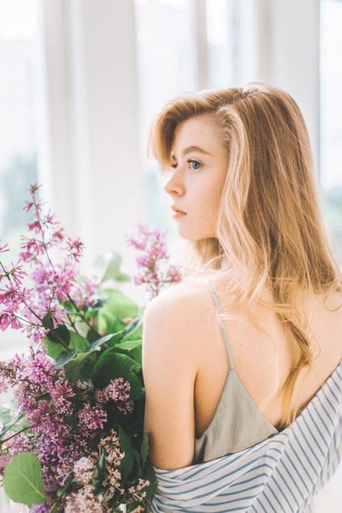 До конца этой недели ещё есть возможность устроить такую воздушную живописную съёмку с большим букетом сирени? 03