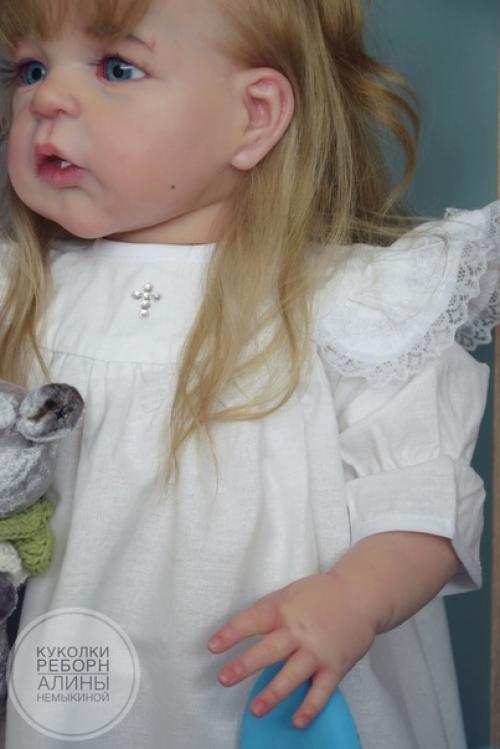 Девочка выполнена из лимитированного молда Сенди от скульптора Джоанны казмирчак. 09