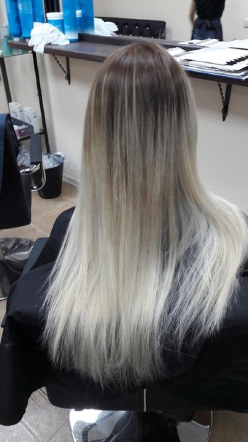 Мечтаешь почувствовать себя сногшебательно чтобы над твоим уникальным образом работал профессионал парикмахер стилист. 09