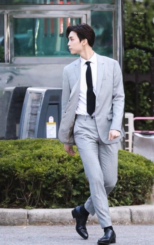 Soompi 10 лучших нарядов Джонни из NCT 127 на сцене и за её пределами, чтобы вдохновить вас на ваш следующий образ. 05 Soompi 10 лучших нарядов Джонни из NCT 127 на сцене и за её пределами, чтобы вдохновить вас на ваш следующий образ. 05