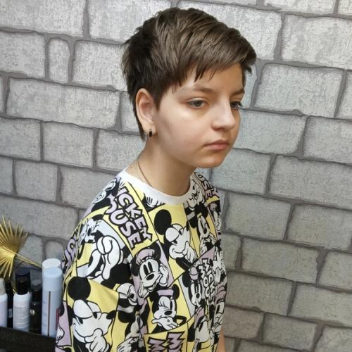 Стрижка пикси не выходит из топа популярности, невероятно модная и стильная. 02