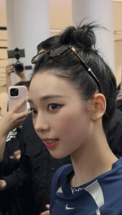 290725: форма головы Карины похожа на перепелиное яйцо. 05 290725: форма головы Карины похожа на перепелиное яйцо. 05