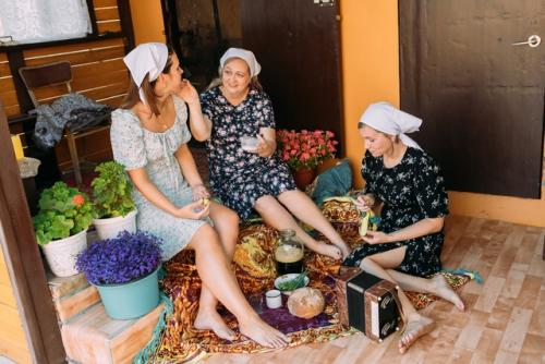 Они в жизни мирной хранили. 03