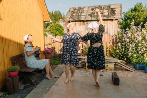 Они в жизни мирной хранили. 09