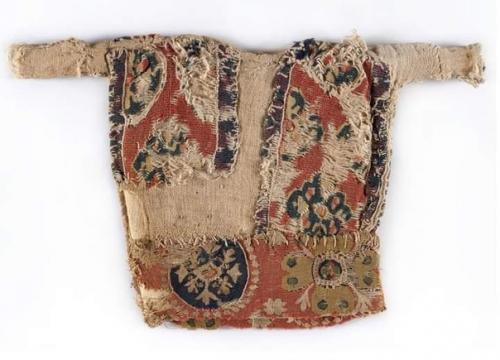 В древности у детей были не только куклы, но и кукольная одежда к ним. 01 В древности у детей были не только куклы, но и кукольная одежда к ним. 01