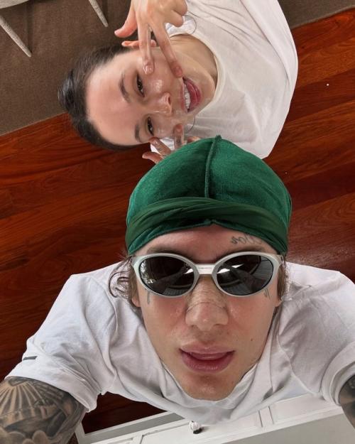 Инстасамка хвастается на отдыхе красивыми видами. 04