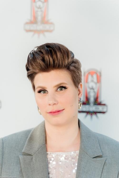 Решиться на короткую стрижку достаточно сложно. 04