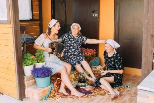 Они в жизни мирной хранили. 04