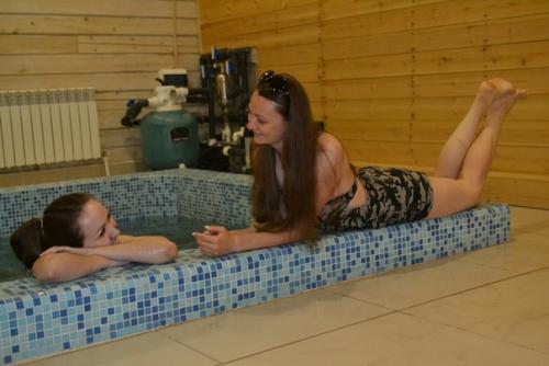 Наш выпускной был Немного не таким, каким мы его себе представляли: без шикарных платьев, причёсок и т. п, но как же душевно всё прошло. 06