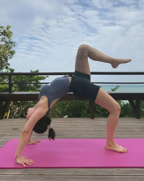 Инстасамка хвастается на отдыхе красивыми видами. 03