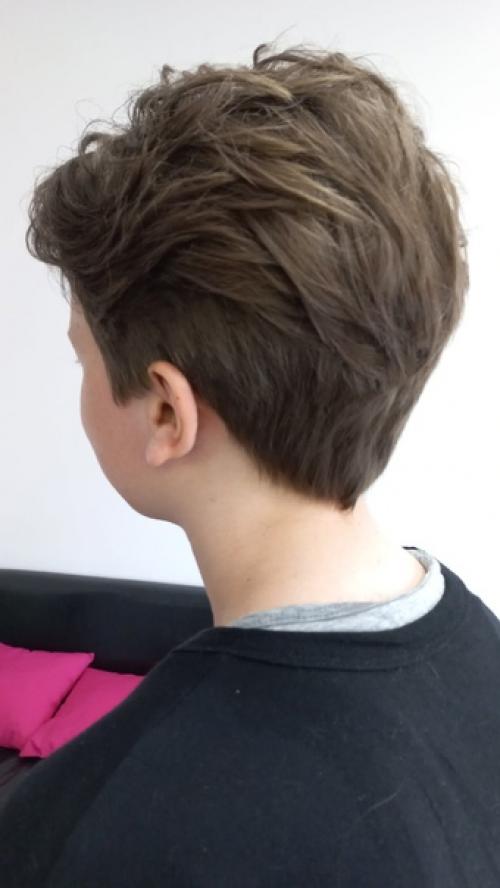 Пикси - модная женская стрижка, которая отличается короткой или ультракороткой длиной и объемными волосами на макушке. 02