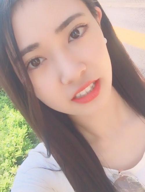 Похоже, что Taguchi_Hana всерьёз намерена сменить свой образ. 01