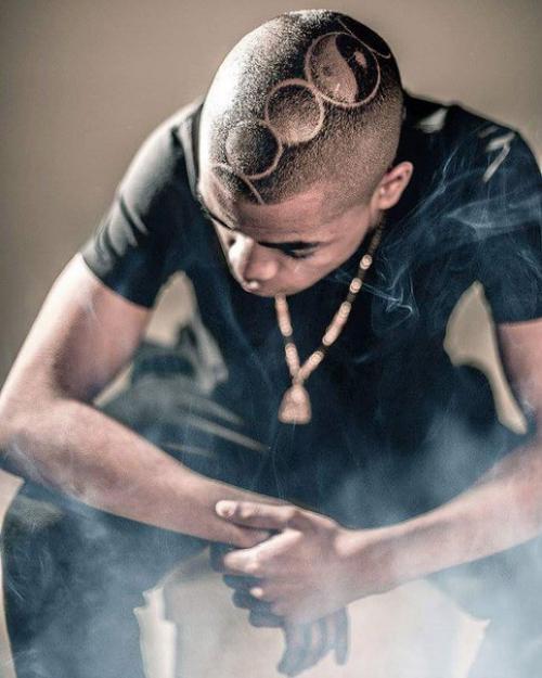 Тренды.  Модная короткая мужская стрижка еще короче и еще выразительнее стала. 07