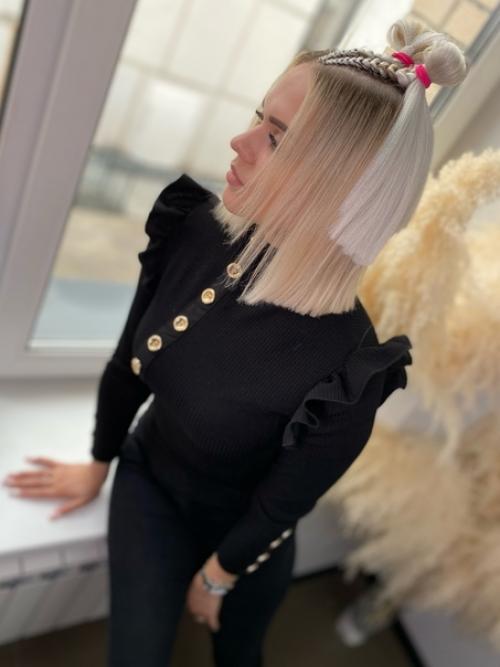 Мини причёска - два рожка с добавлением канекалона. 06