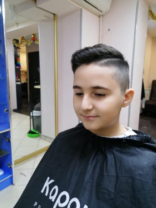 Взрослым бывает тяжело выбрать стрижку для себя, а что уже говорить про детей и подростков. 02