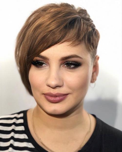 Говорят, что стильной и сексуальной может быть лишь прическа с длинными локонами. 03