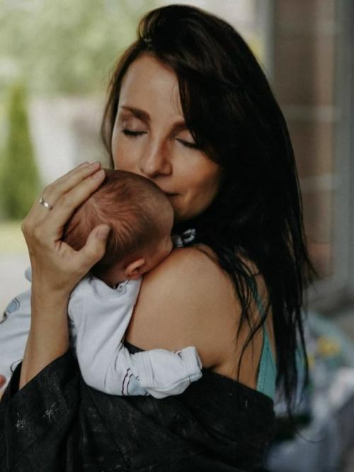 Светлана светикова поделилась милыми кадрами с 2-месячной дочкой. 03