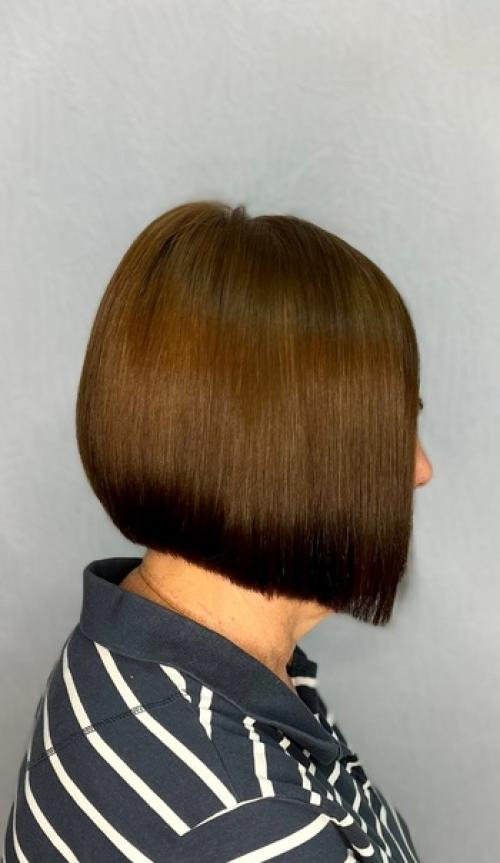 Создаю красоту.  Модное каре не подвластно времени и не имеет ограничений, превосходно преображая женщин в элегантном возрасте. 02