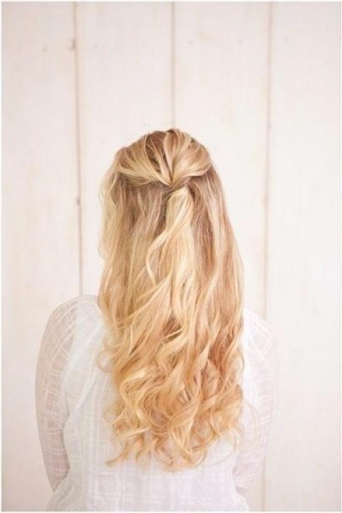 Шаг 1: свадебную, как и любую вечернюю прическу проще создавать на волнистых. 04 Шаг 1: свадебную, как и любую вечернюю прическу проще создавать на волнистых. 04