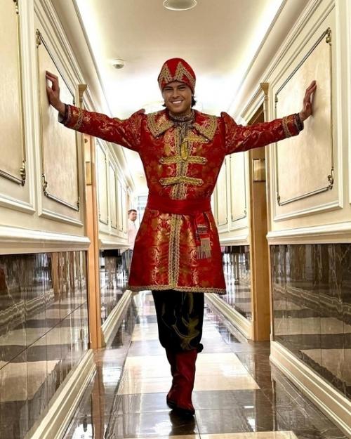 Прохор Шаляпин рeшил избавиться от Унитазных зубов. 02