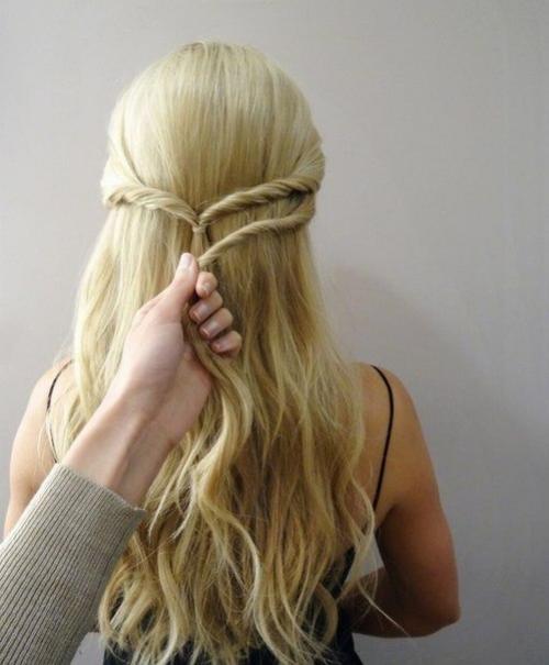 Легкая красивая прическа на резинках! 03