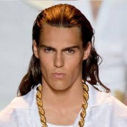 Когда-то очень давно, длинные волосы носили многие мужчины, так как они символизировали власть, силу, отвагу и благополучие. 03