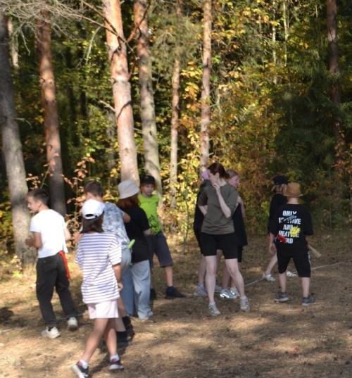 Дорого:  * с разбега упасть на вашу маму;. 02