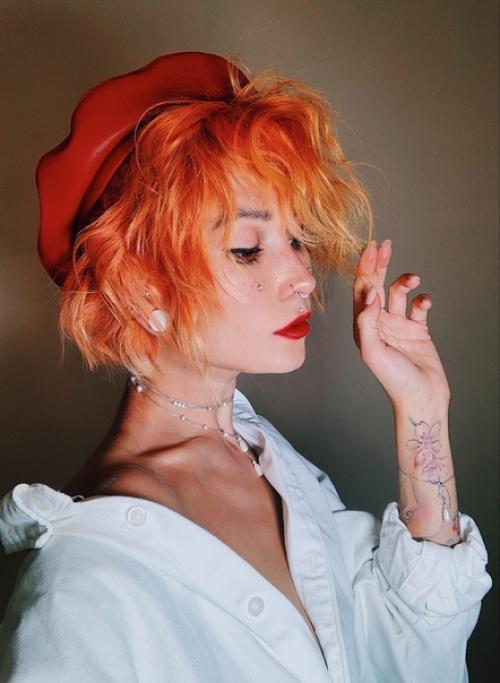 Обдумывая какой головной убор носить, имейте в виду, он должен отвечать пропорциям вашего лица и соответствовать размеру окружности головы. 02