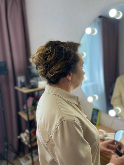 После моего урока, вы сможете самостоятельно укладывать свои волосы быстро и красиво в домашних условиях. 01