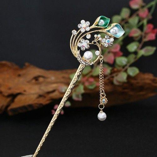 Интересно!   Во все времена женщины хотели быть красивыми и украшали свои причёски, одежду, носили ювелирные украшения. 01 Интересно!   Во все времена женщины хотели быть красивыми и украшали свои причёски, одежду, носили ювелирные украшения. 01