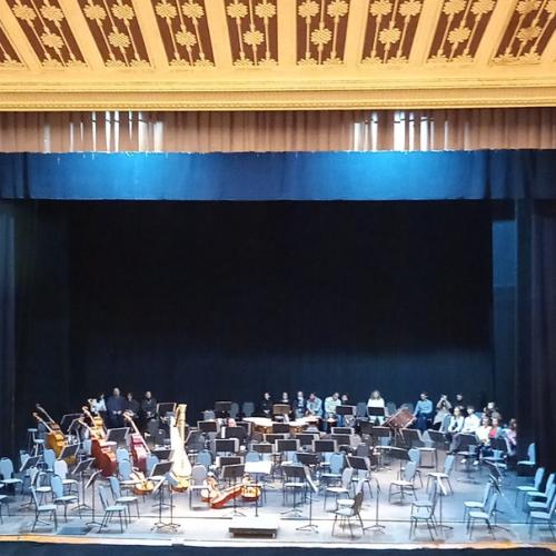 Виртуозы не служат музыке - они заставляют ее служить себе. 01