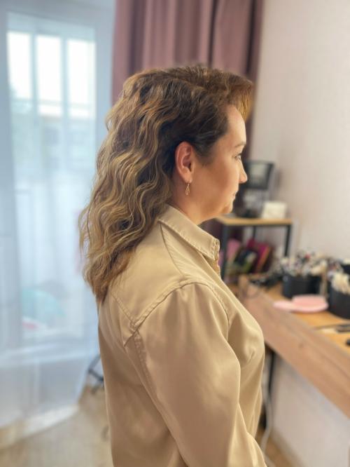 После моего урока, вы сможете самостоятельно укладывать свои волосы быстро и красиво в домашних условиях. 04