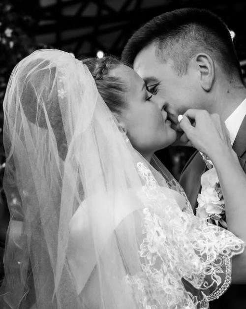 Она случайно приезжала мимо и решила зайти к нам в салон. 05