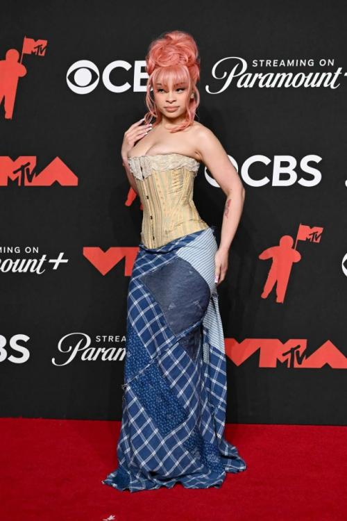 В Нью-йорке прошла ежегодная музыкальная премия MTV VMA 2025 - событие, где стиль звезд часто говорит громче слов. 05 В Нью-йорке прошла ежегодная музыкальная премия MTV VMA 2025 - событие, где стиль звезд часто говорит громче слов. 05