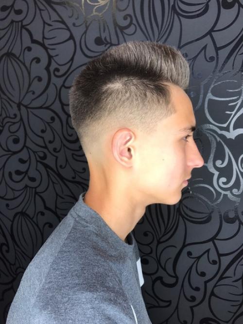 Стильный образ мужчины, который следит за собой, немыслим без хорошей стрижки и прически. 04