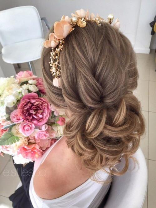 Прическа невесты: рекомендации и советы по подбору свадебной прически. 01 Прическа невесты: рекомендации и советы по подбору свадебной прически. 01