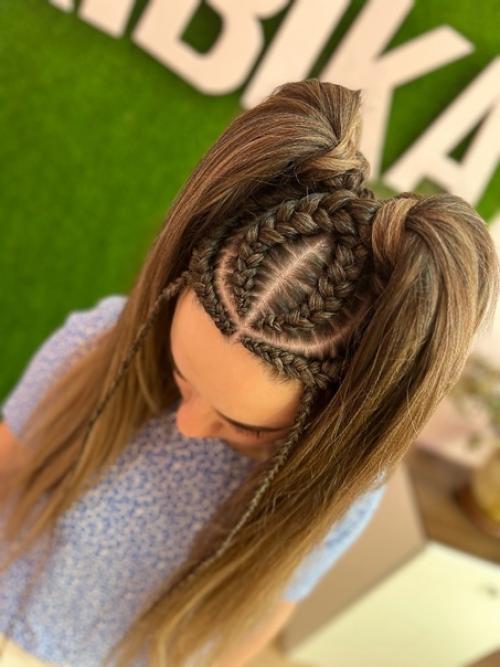 Брейды в хвост - одна из самых популярных и практичных причесок. 02