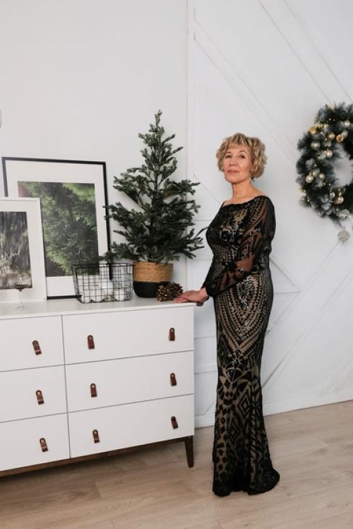 В декабре у мамы было день рождение и мы с братом решили подарить ей фотосессию. 02