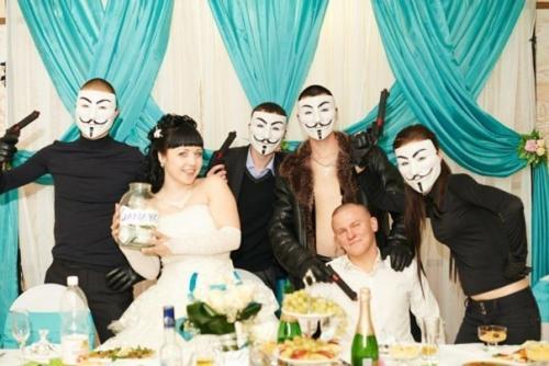 Только в том случае, если устраивать свадьбу, то , внимание, только с такими фото. 01