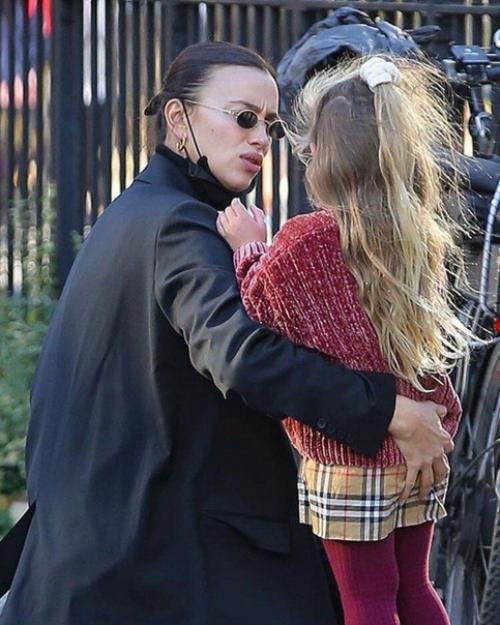 Ирина шеи к с дочкои лееи на очередной прогулке. 04