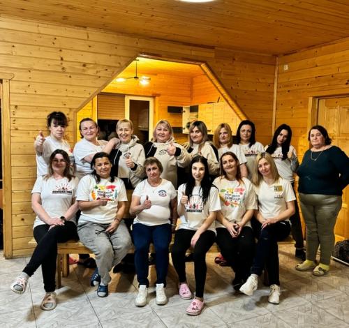 Бытует мнение, что женский коллектив - это ничего хорошего ………. 04