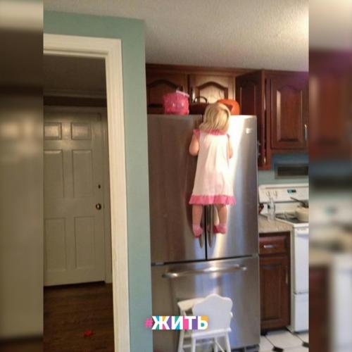 Каждые родители знают, что если вдруг стало тихо доме, где есть ребенок, то точно будет сюрприз. 05