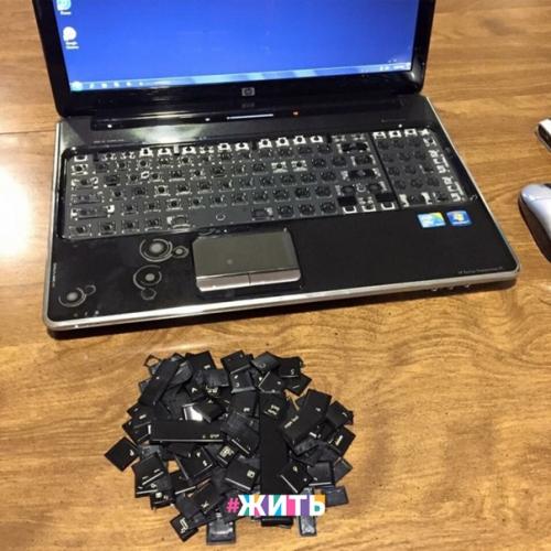 Каждые родители знают, что если вдруг стало тихо доме, где есть ребенок, то точно будет сюрприз. 06