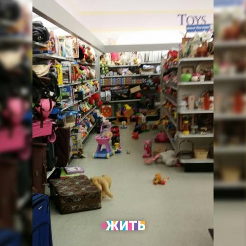 Каждые родители знают, что если вдруг стало тихо доме, где есть ребенок, то точно будет сюрприз. 04